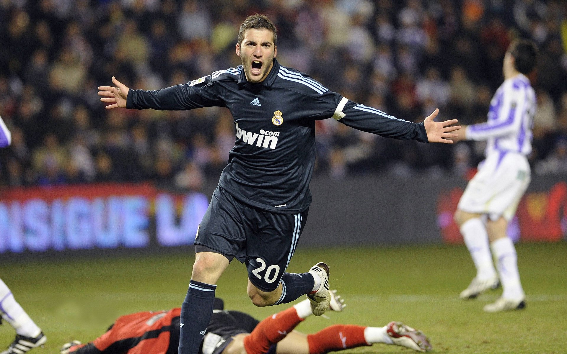 开云下载网址-绝杀“欧冠杀手”登场:完美收官的终极一击,欧冠绝杀集锦